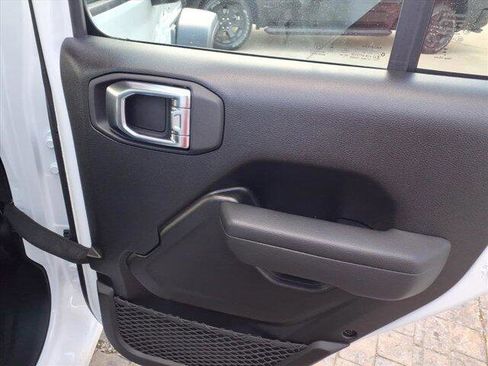 New 2026 Jeep Gladiator Sport image 19