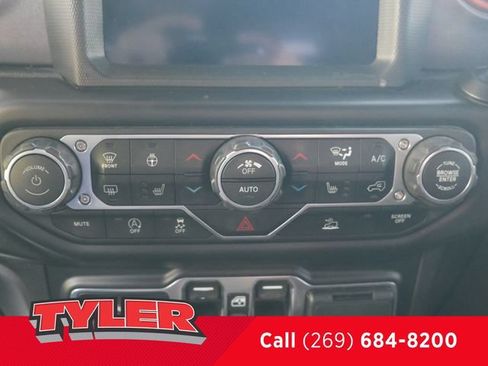 Used 2022 Jeep Gladiator Mojave AWD/4WD image 33