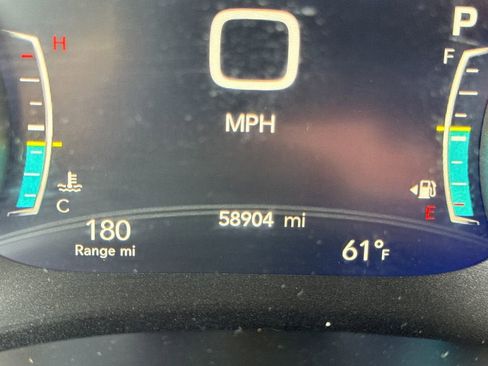Used 2023 Chrysler Pacifica Touring-L FWD image 20