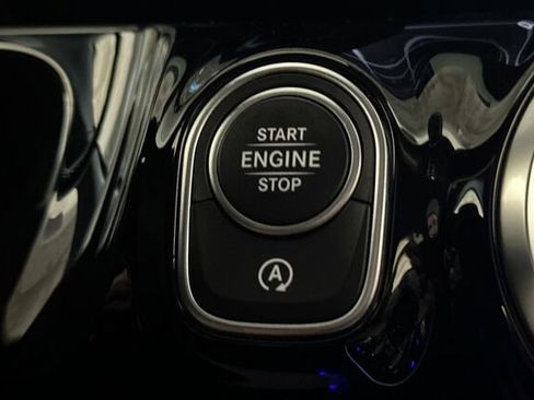 Certified 2025 Mercedes-Benz GLA 250 image 29