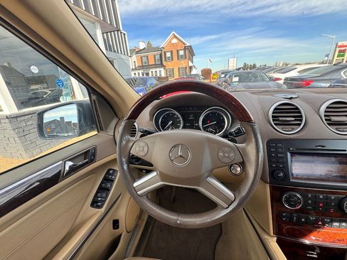 Used 2012 Mercedes-Benz GL 550 4MATIC image 18