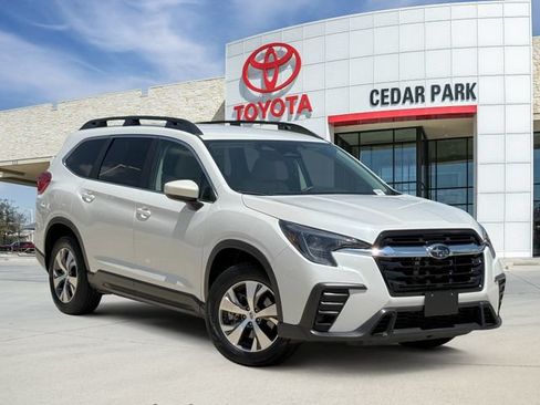 Used 2025 Subaru Ascent Premium AWD/4WD image 1