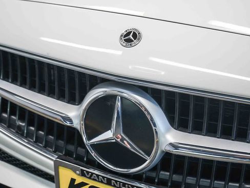 Used 2025 Mercedes-Benz C 300 4MATIC Sedan image 8