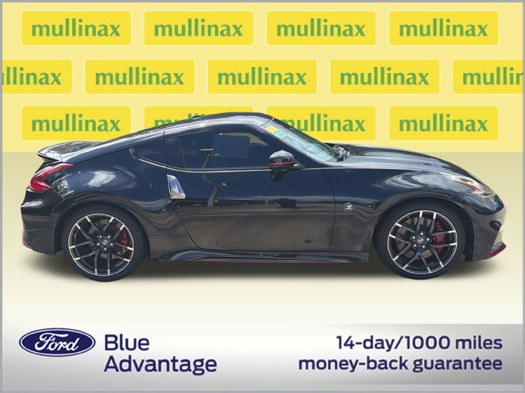 Used 2019 Nissan 370Z NISMO RWD image 2