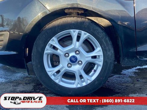 Used 2014 Ford Fiesta SE w/ Comfort Package image 9