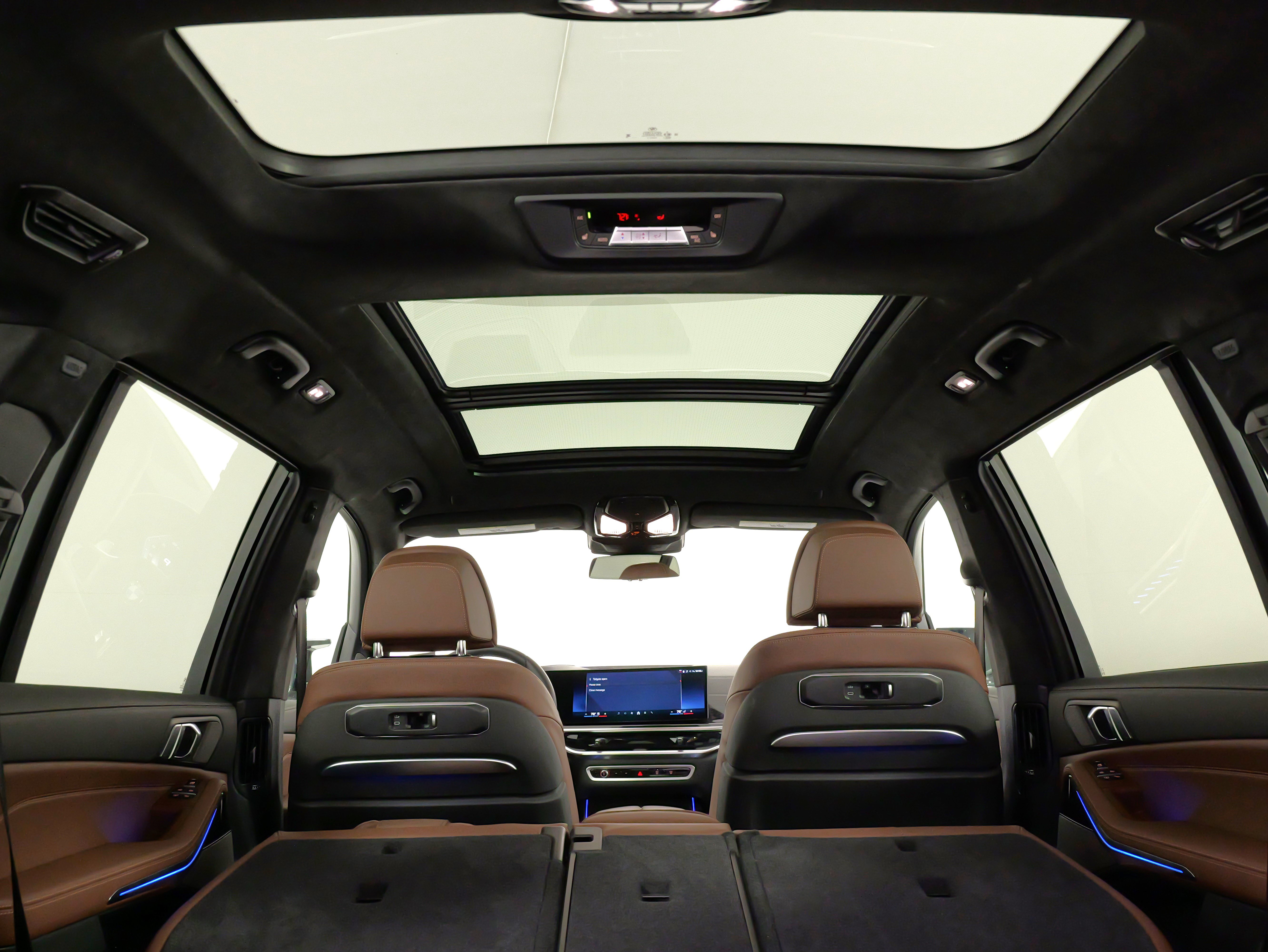 Used 2026 BMW X7 M60i AWD/4WD image 44