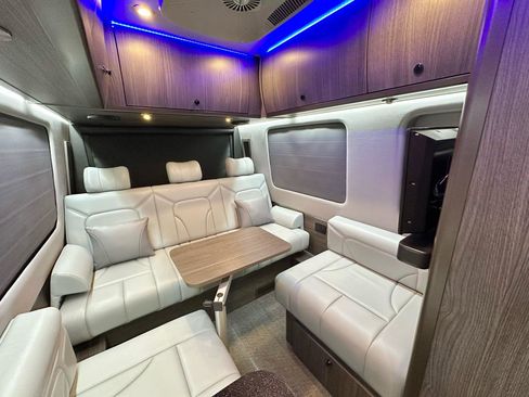 Used 2024 Mercedes-Benz Sprinter 3500 image 36