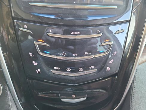 Used 2020 Cadillac Escalade Premium Luxury image 25