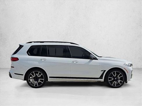 Used 2022 BMW X7 xDrive40i w/ M Sport Package image 4