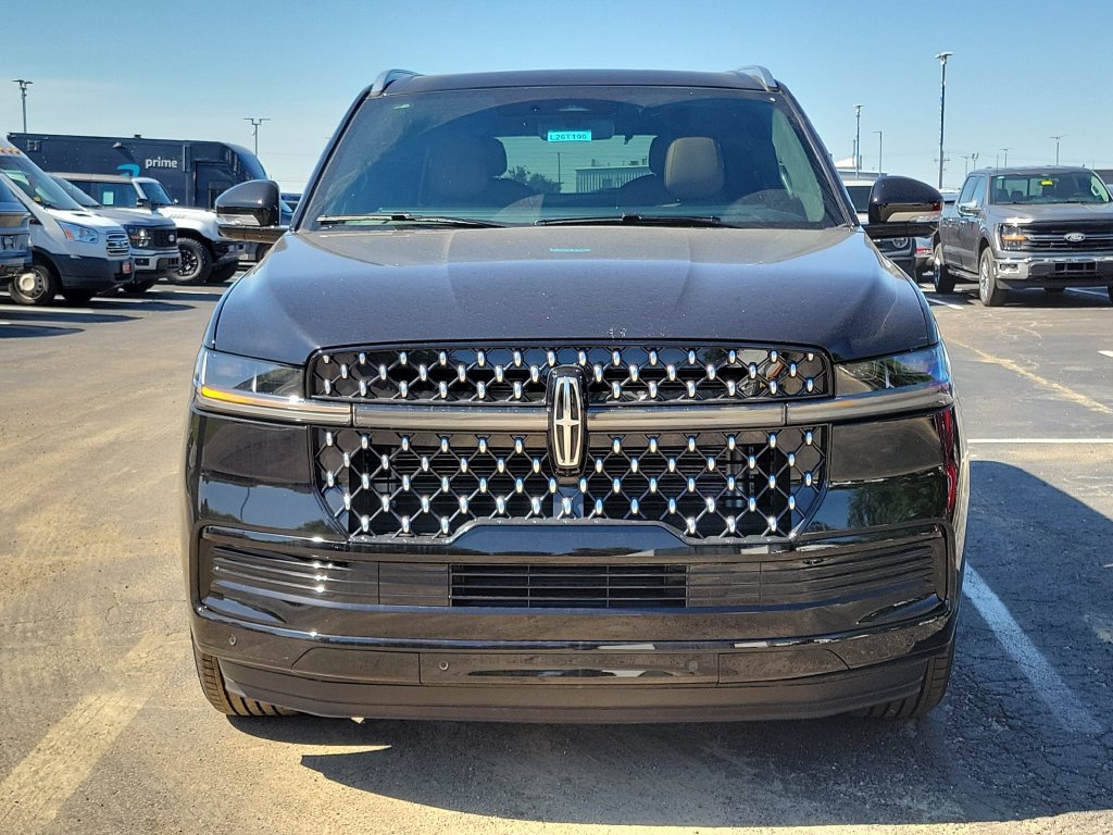 New 2026 Lincoln Navigator Black Label AWD/4WD image 2