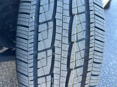 Used 2023 Lincoln Navigator Reserve image 11