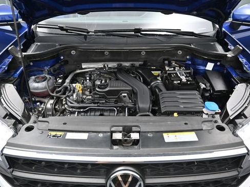 Used 2023 Volkswagen Taos SE w/ Panoramic Sunroof Package FWD image 36