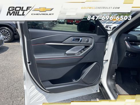 Used 2025 Ford Explorer ST AWD/4WD image 11