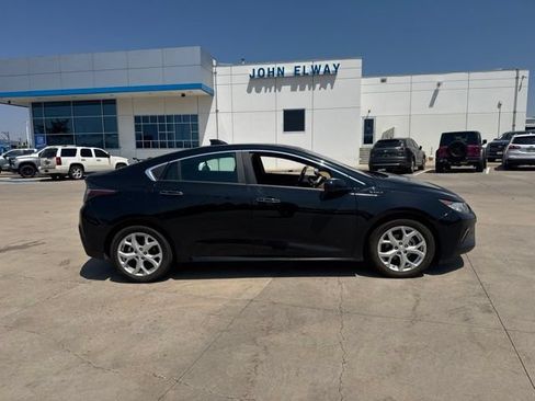Used 2017 Chevrolet Volt Premier w/ Driver Confidence II Package FWD image 4