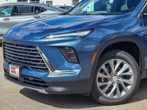 New 2026 Buick Enclave Preferred image 3