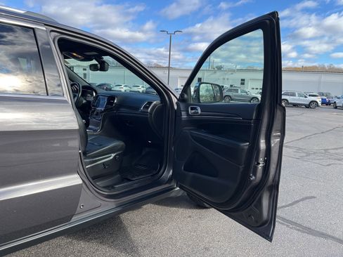 Used 2020 Jeep Grand Cherokee Limited image 22