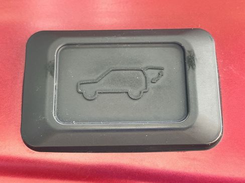Used 2019 Toyota RAV4 XLE Premium FWD image 29