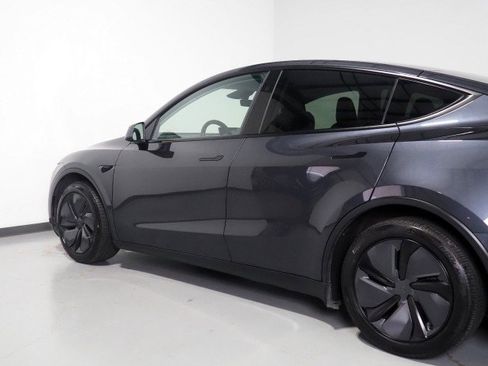 Used 2026 Tesla Model Y 2WD image 58