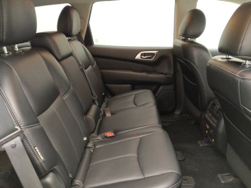 Used 2020 Nissan Pathfinder SL FWD image 19