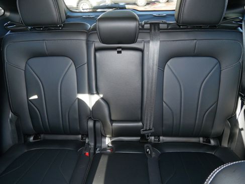 Used 2025 Ford Escape SE w/ PHEV Premium Package image 13