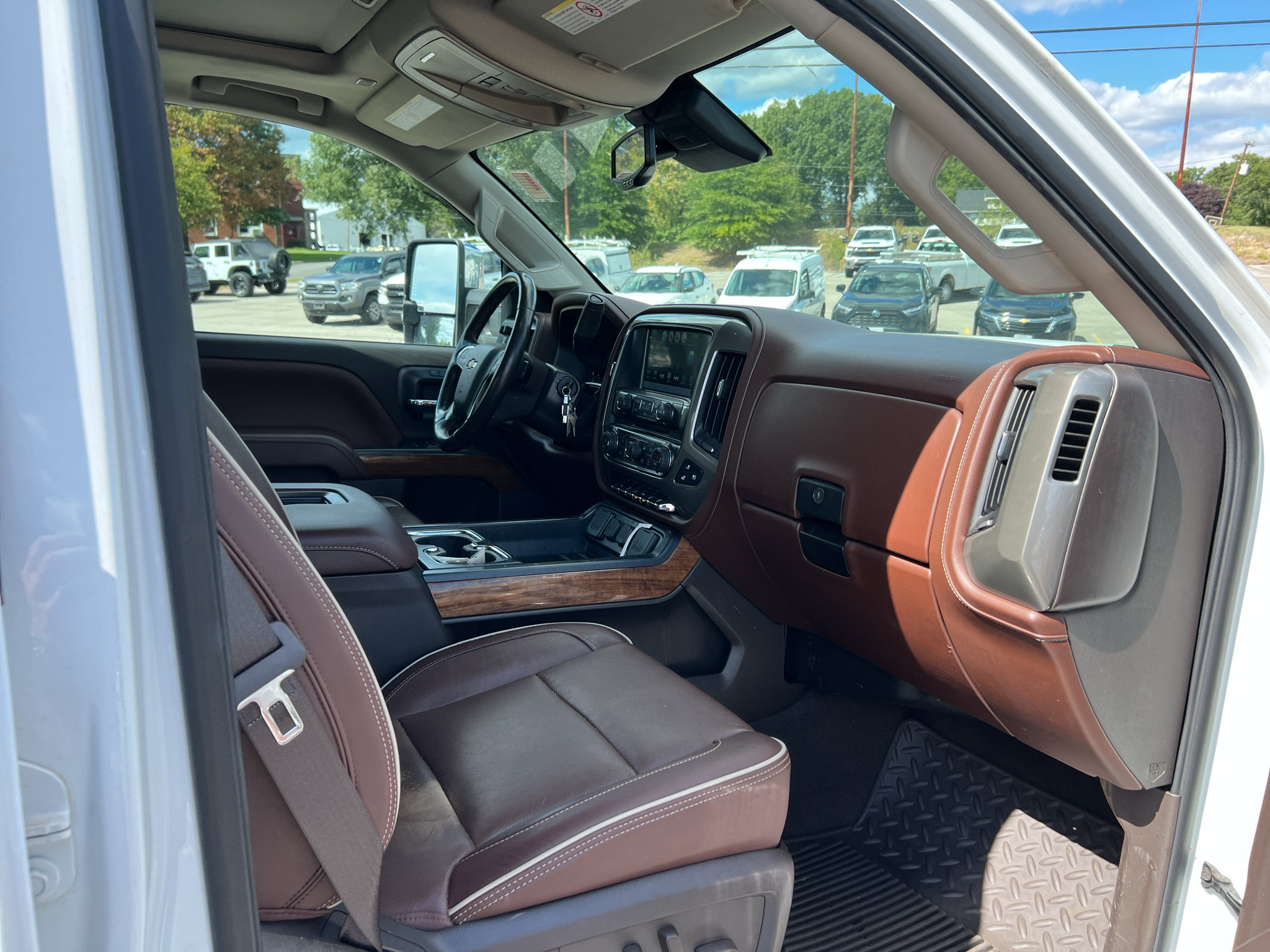 Used 2019 Chevrolet Silverado 2500 High Country w/ Duramax Plus Package AWD/4WD image 12