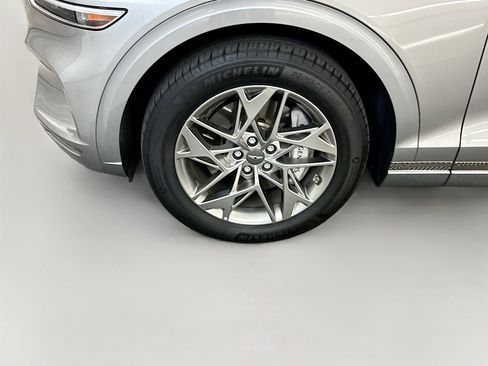 Used 2025 Genesis GV70 2.5T image 11