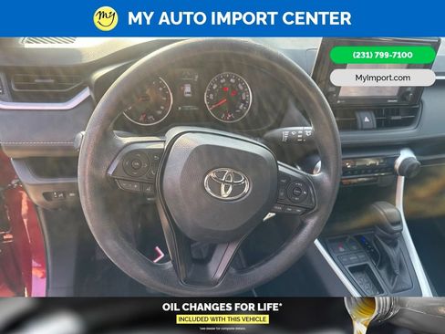 Used 2022 Toyota RAV4 LE FWD image 9