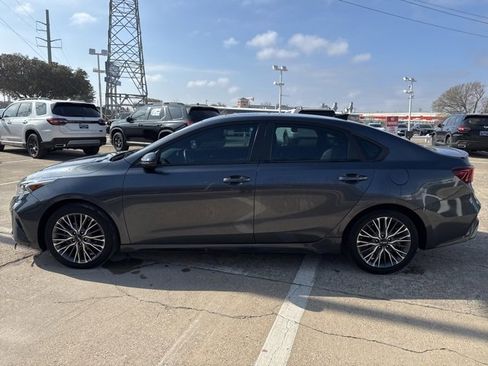 Used 2023 Kia Forte GT-Line w/ GT-Line Premium Package image 4