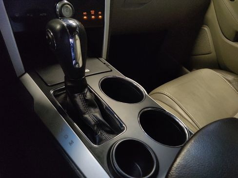 Used 2014 Ford Explorer XLT w/ Equipment Group 202A FWD image 26
