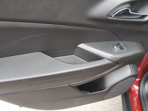 Used 2024 Chevrolet Trax LT FWD image 16