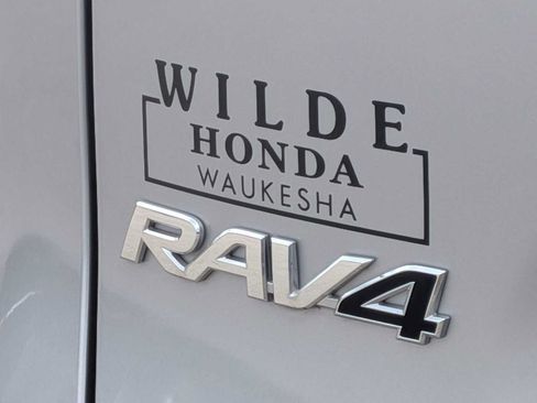 Used 2021 Toyota RAV4 XLE FWD image 12