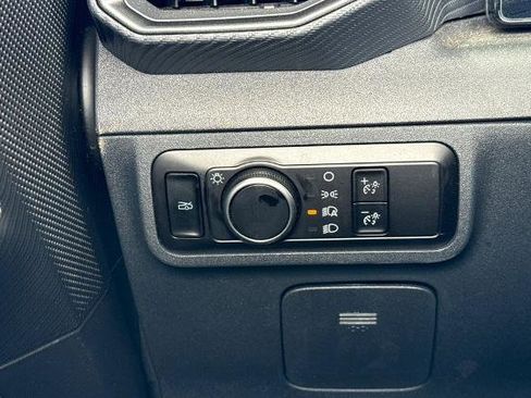 Used 2025 Ford Mustang Convertible RWD image 34