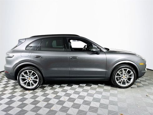 Used 2020 Porsche Cayenne S image 8
