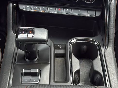 Used 2025 GMC Sierra 1500 AT4 w/ AT4 Premium Package AWD/4WD image 22