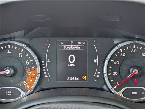 Used 2017 Jeep Renegade Altitude FWD image 11