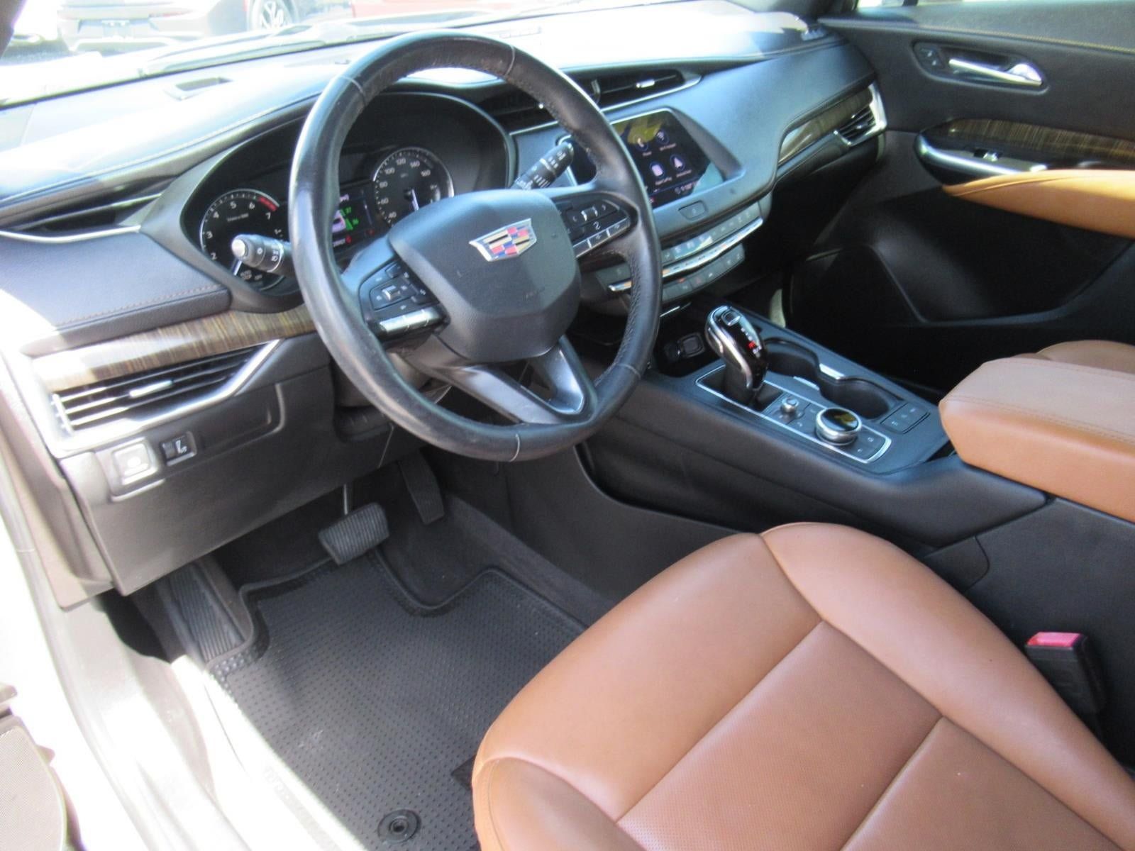 Used 2020 Cadillac XT4 Premium Luxury FWD image 15