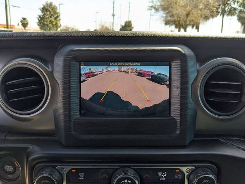 Used 2021 Jeep Wrangler Unlimited Sport image 23