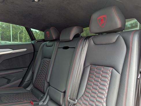 Used 2020 Lamborghini Urus AWD/4WD image 28