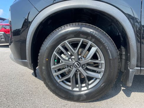Used 2023 Nissan Rogue S FWD image 31