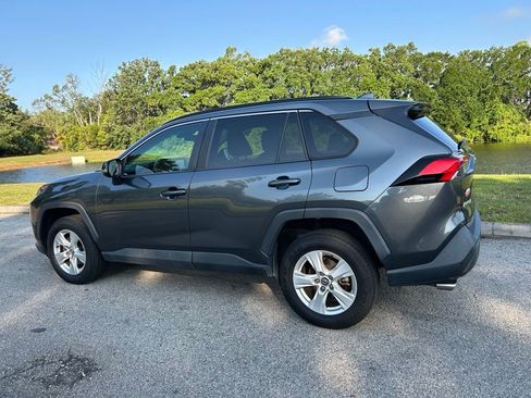 Used 2020 Toyota RAV4 XLE FWD image 3