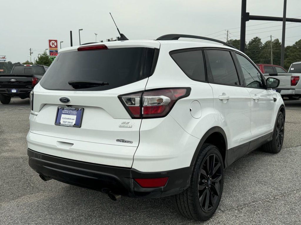 Used 2018 Ford Escape SE w/ SE Sport Appearance Package FWD image 7