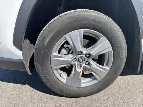 Used 2023 Toyota RAV4 XLE w/ Convenience Package image 9