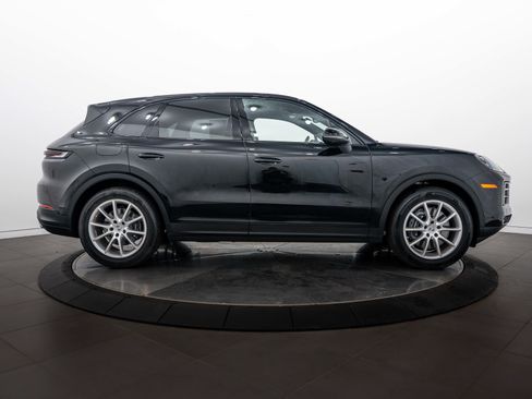 Certified 2026 Porsche Cayenne AWD/4WD image 8