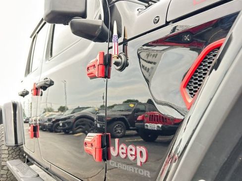 Used 2022 Jeep Gladiator Rubicon w/ Cold Weather Group AWD/4WD image 15