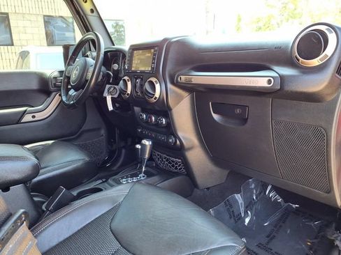 Used 2016 Jeep Wrangler Unlimited Sahara AWD/4WD image 28