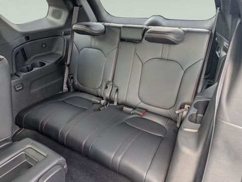 Used 2025 Honda Pilot Black Edition image 19