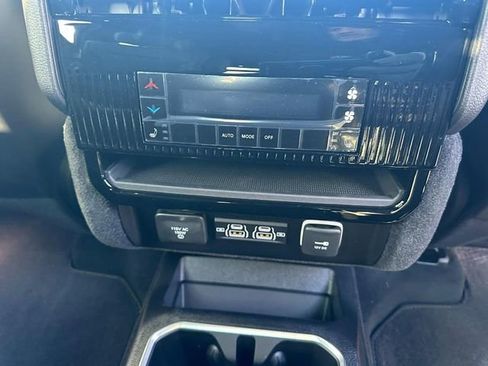 New 2025 Jeep Wagoneer L Series II w/ Convenience Group I AWD/4WD image 6