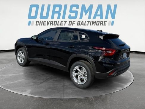 New 2026 Chevrolet Trax LS w/ LS Convenience Package FWD image 4