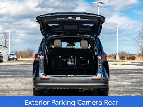 Certified 2022 Toyota Sienna XLE image 10