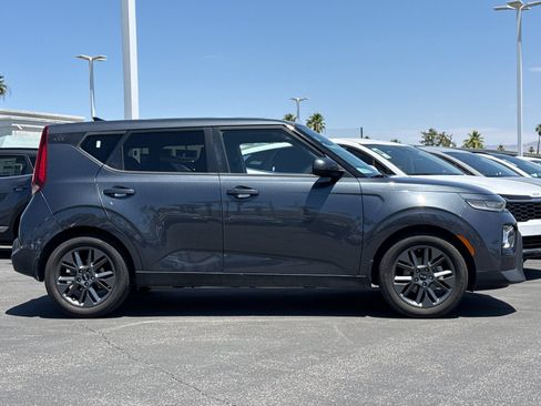 Used 2020 Kia Soul EX FWD image 3